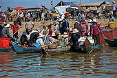 Tonle Sap - Chong Khneas floating village - every day life